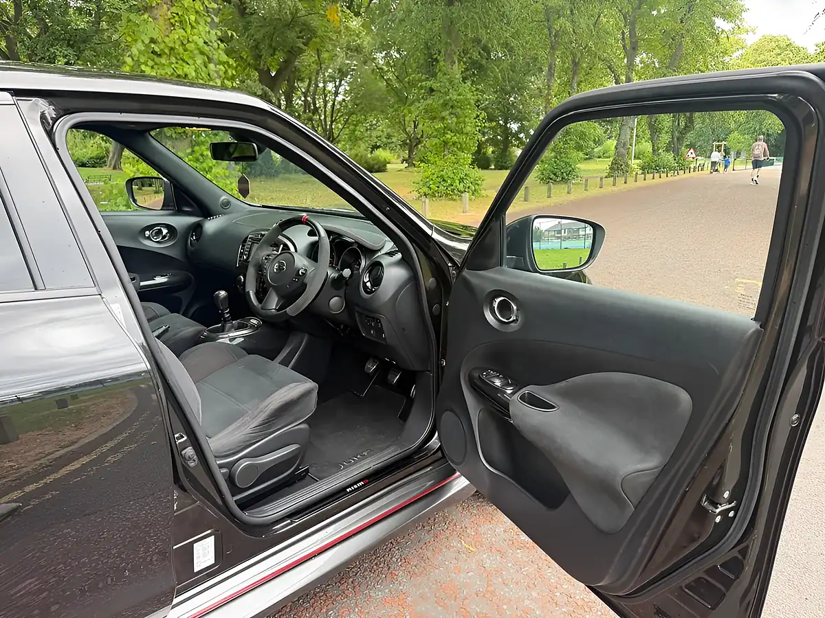 Used 2016 Nissan Juke Nismo RS Black - Interior and Exterior details 9
