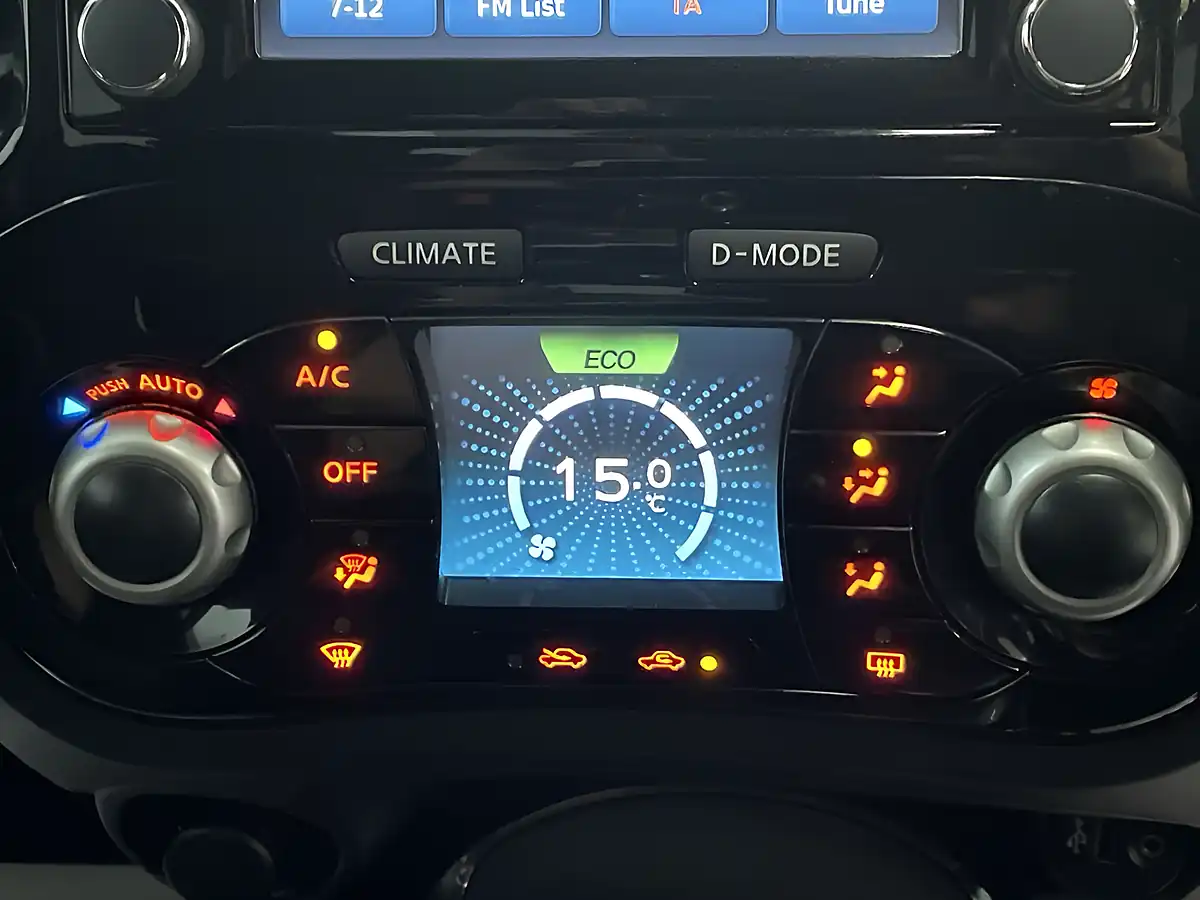 Used 2016 Nissan Juke Nismo RS Pearl Black - Interior and Exterior details 17