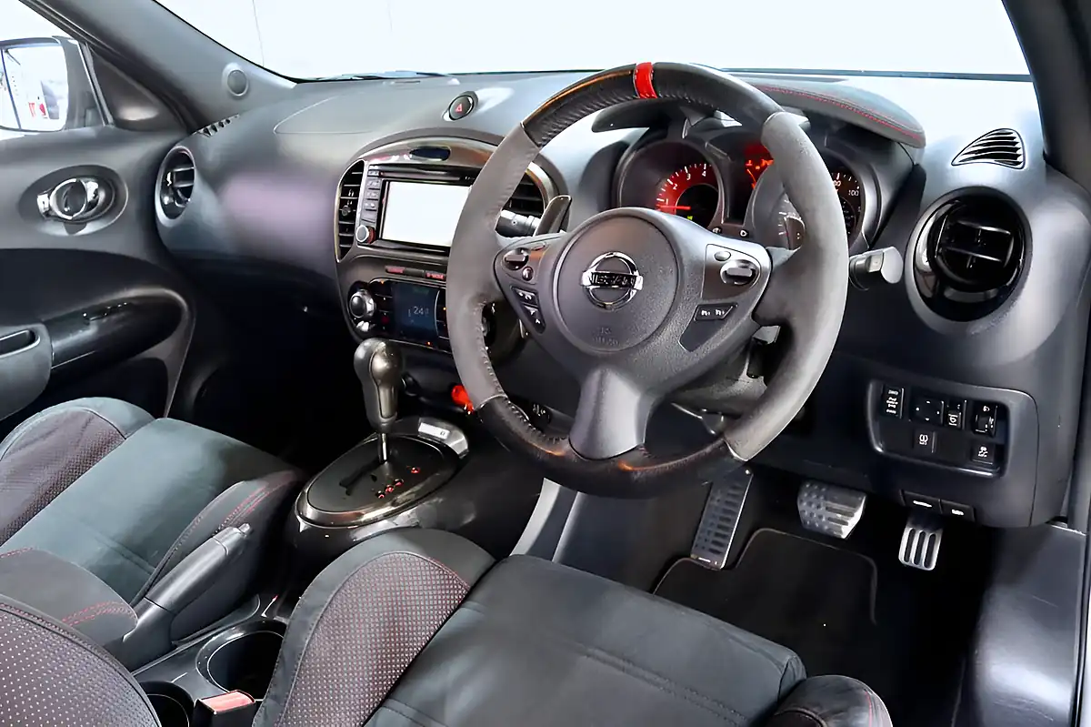 Used 2016 Nissan Juke Nismo RS Silver - Interior and Exterior details 10