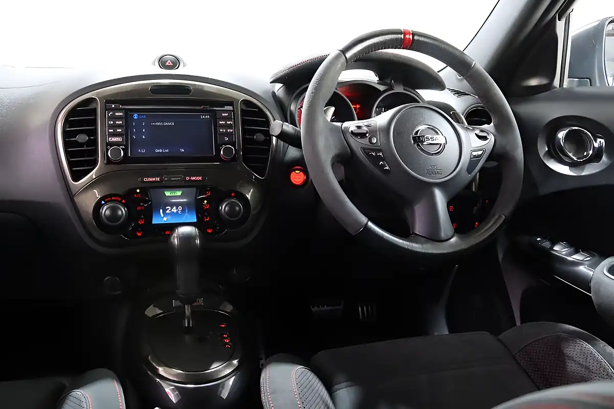 Used 2016 Nissan Juke Nismo RS Silver - Interior and Exterior details 11