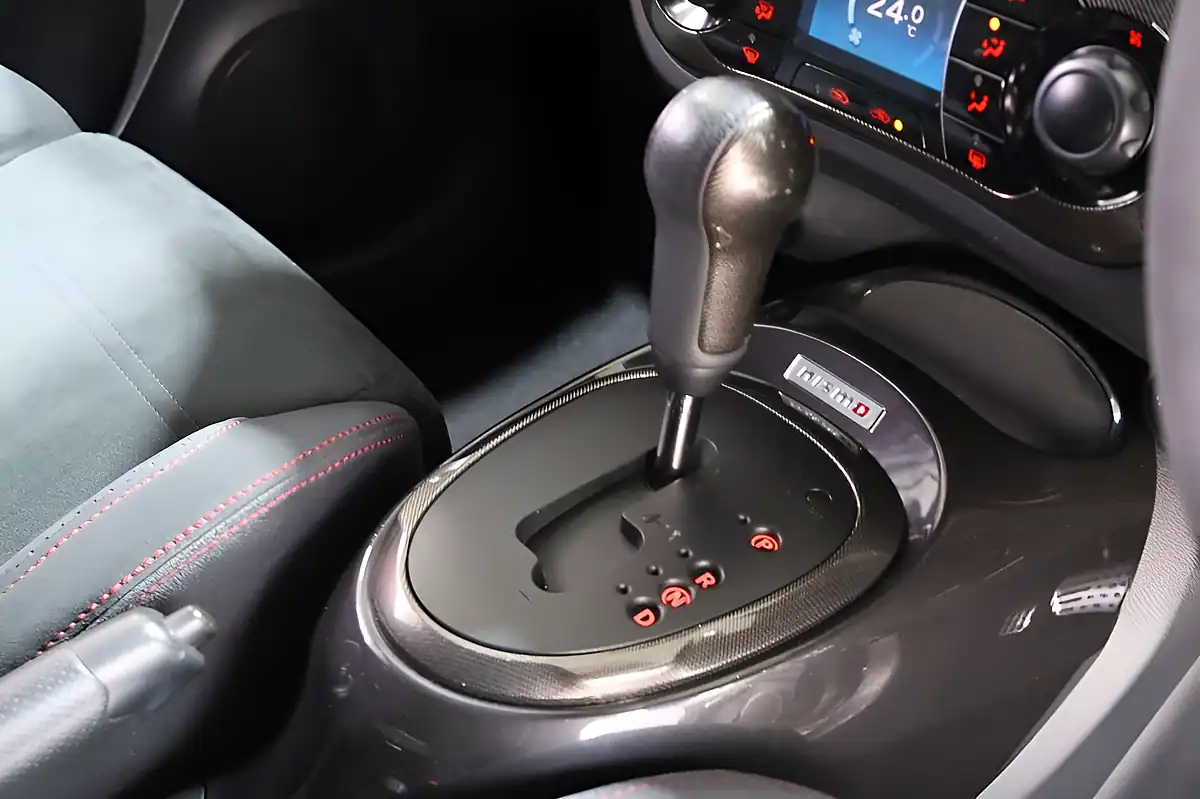 Used 2016 Nissan Juke Nismo RS Silver - Interior and Exterior details 12