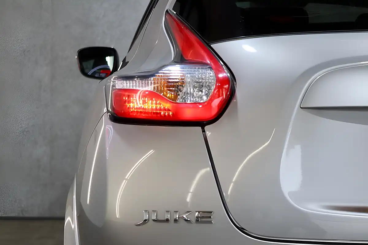 Used 2016 Nissan Juke Nismo RS Silver - Interior and Exterior details 15