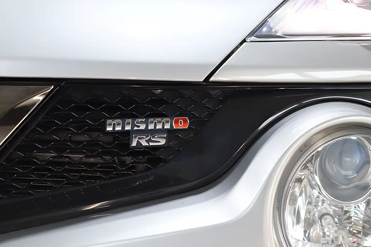 Used 2016 Nissan Juke Nismo RS Silver - Interior and Exterior details 18