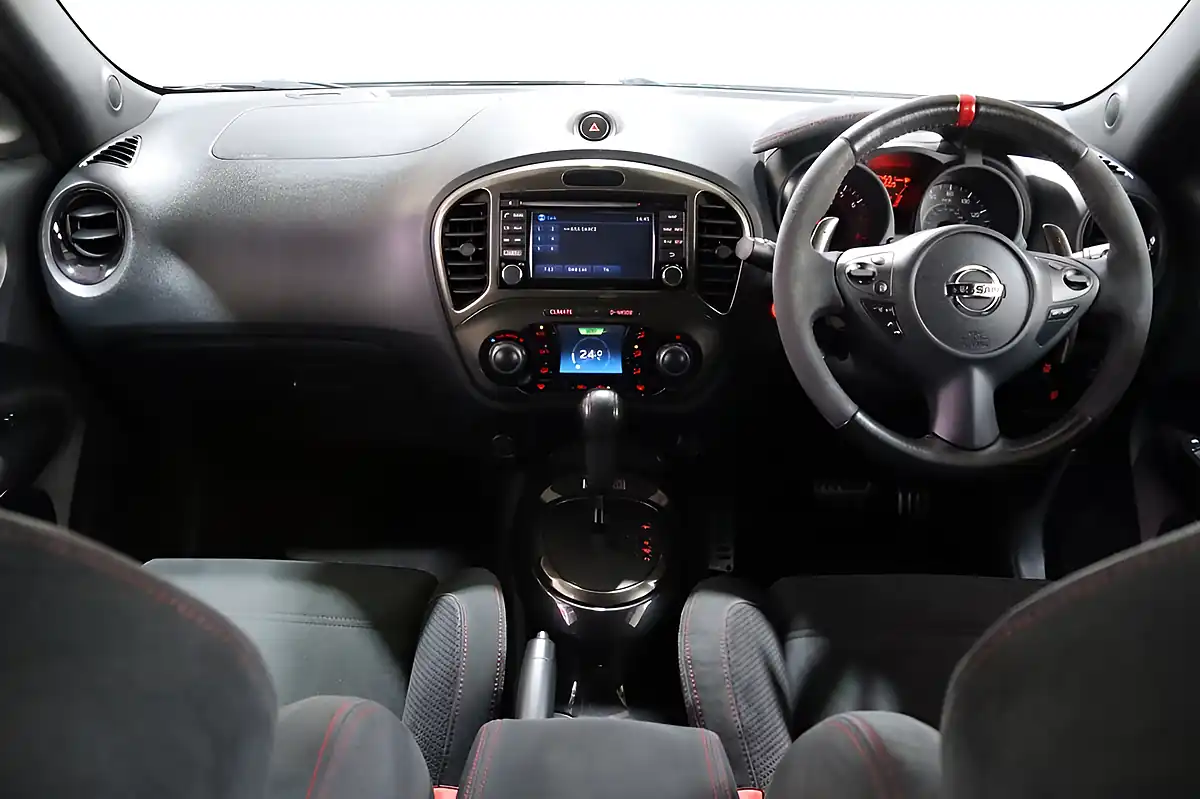 Used 2016 Nissan Juke Nismo RS Silver - Interior and Exterior details 3