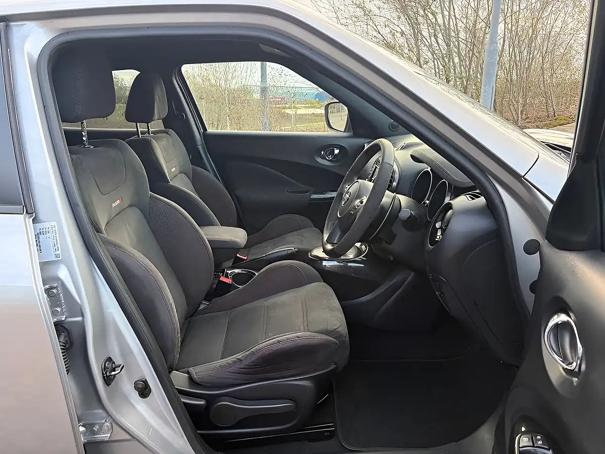 Used 2016 Nissan Juke Nismo RS Silver - Interior and Exterior details 17