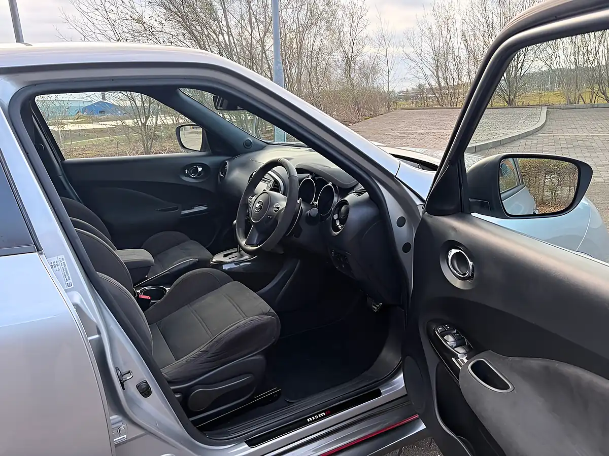 Used 2016 Nissan Juke Nismo RS Silver - Interior and Exterior details 18