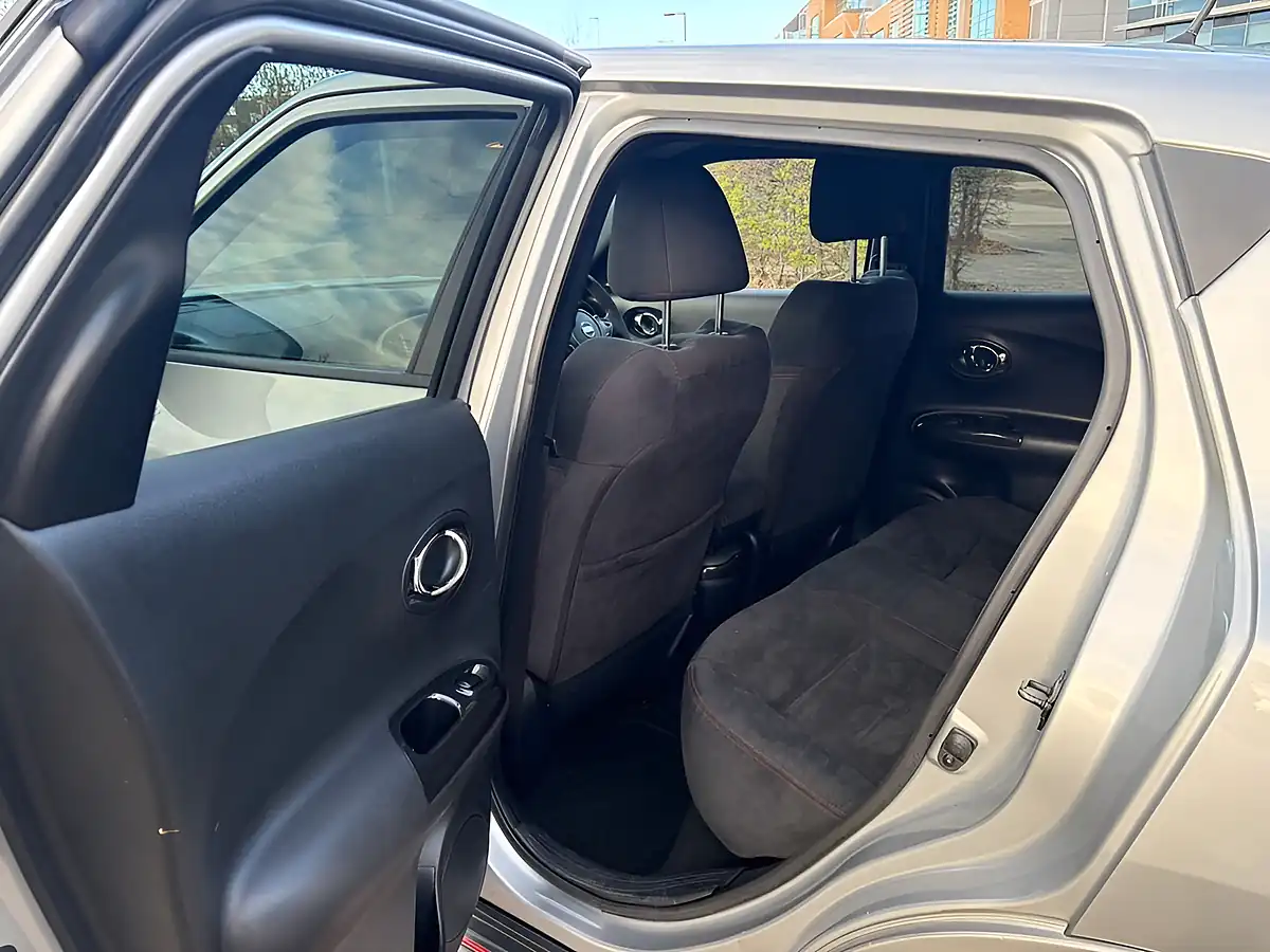 Used 2016 Nissan Juke Nismo RS Silver - Interior and Exterior details 20