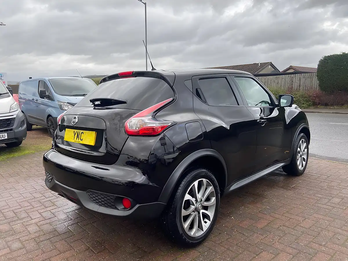 Used 2016 Nissan Juke Tekna Black - Interior and Exterior details 11