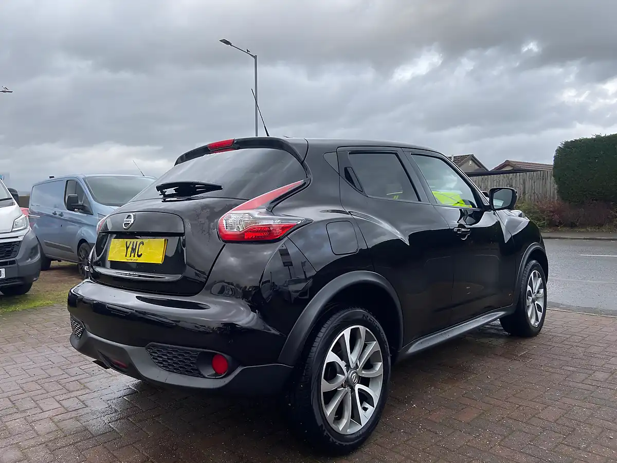 Used 2016 Nissan Juke Tekna Black - Interior and Exterior details 12