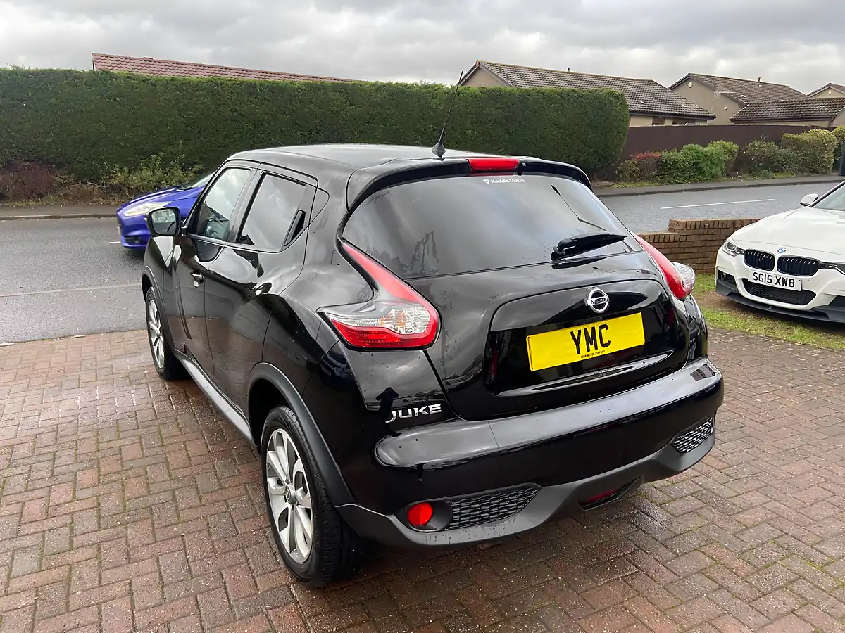 Used 2016 Nissan Juke Tekna Black - Interior and Exterior details 16
