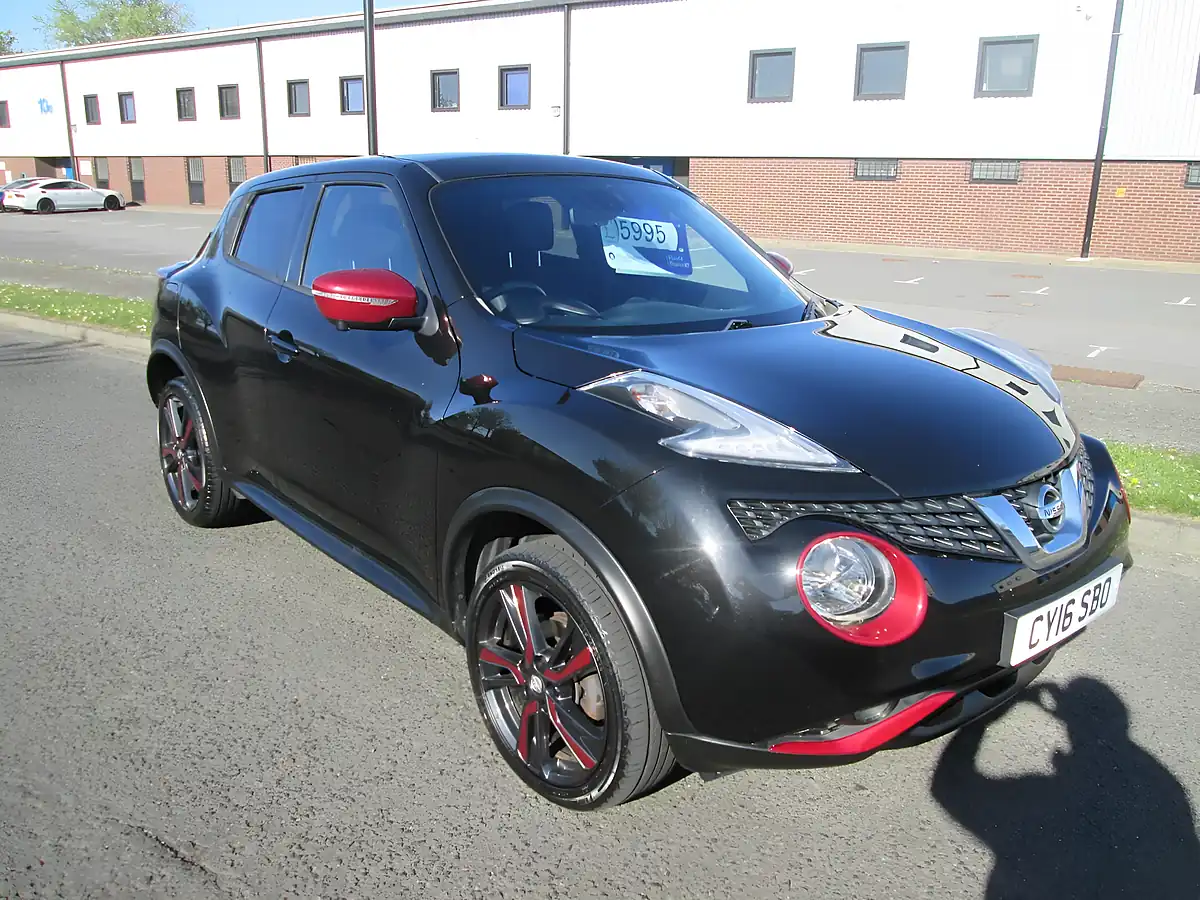 Used 2016 Nissan Juke Tekna Black - Interior and Exterior details 5