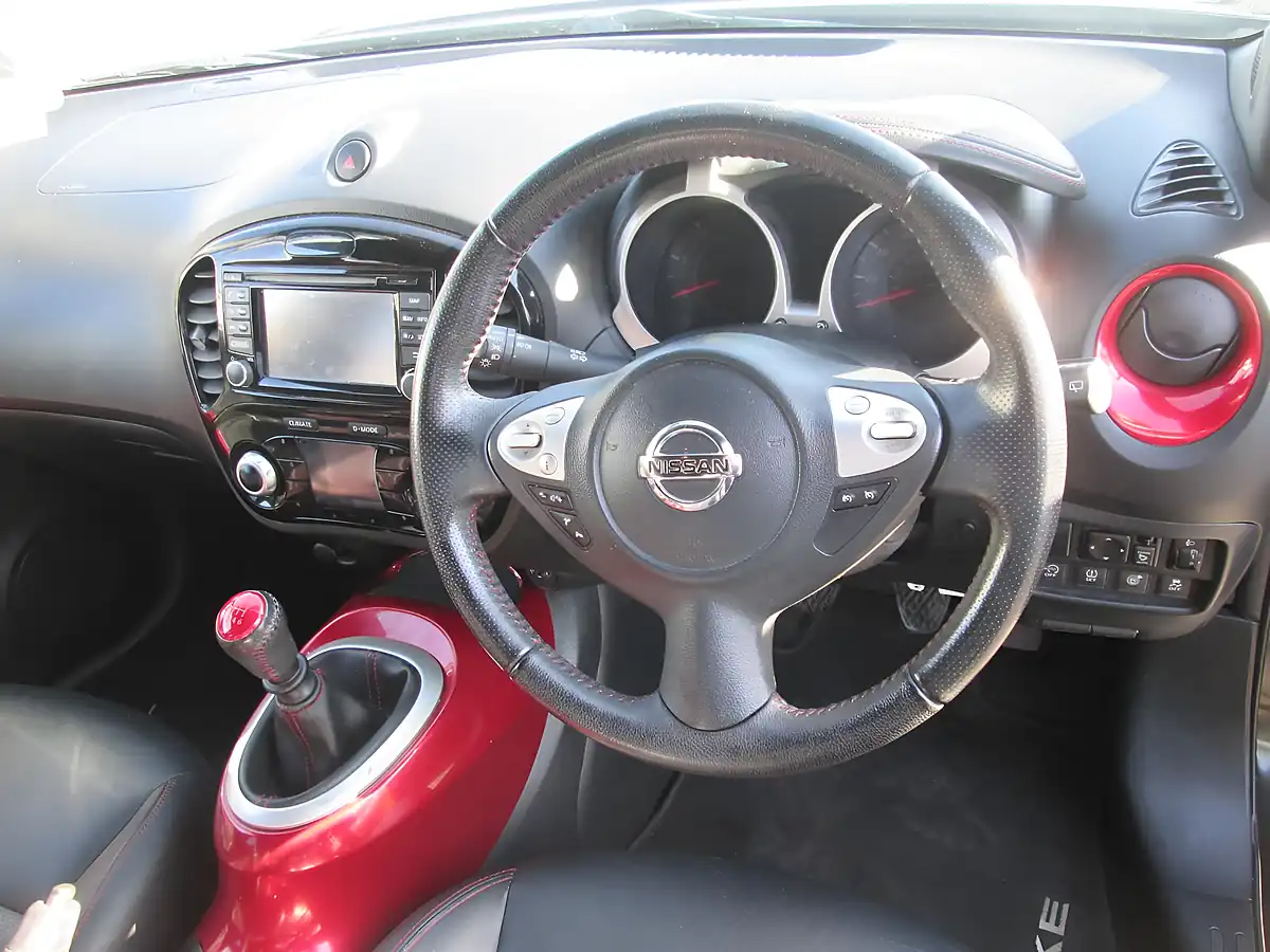 Used 2016 Nissan Juke Tekna Black - Interior and Exterior details 7