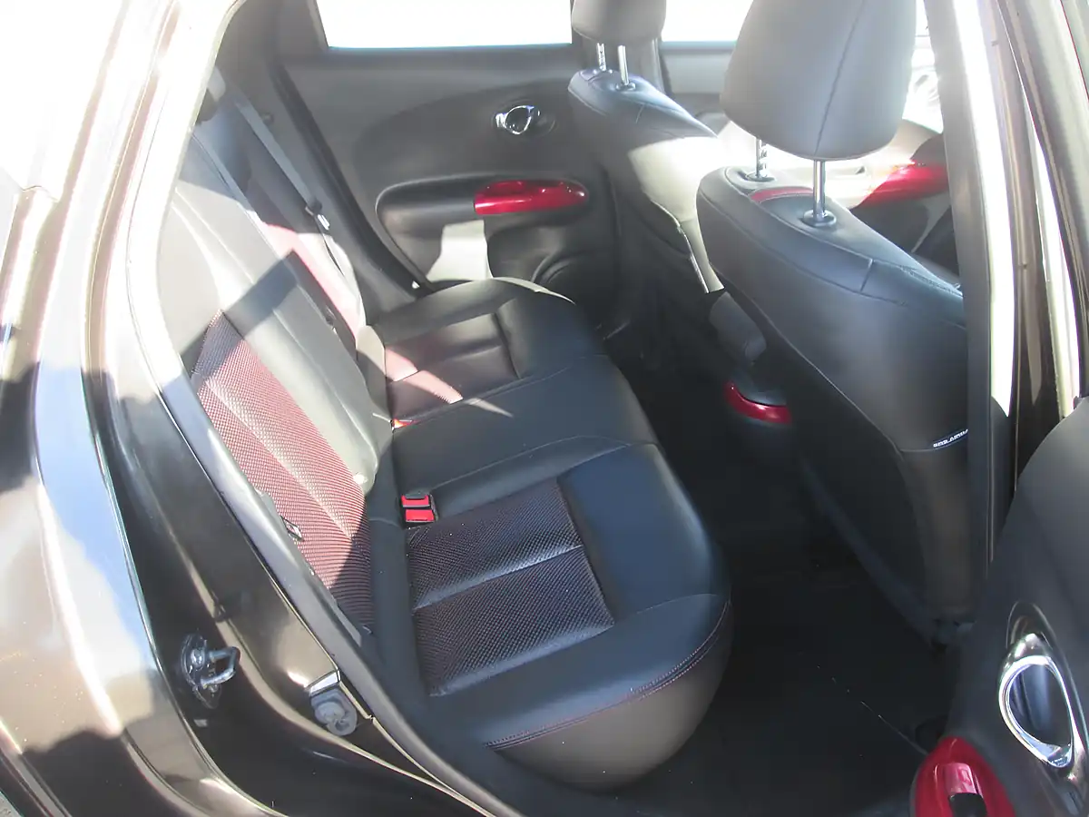 Used 2016 Nissan Juke Tekna Black - Interior and Exterior details 8