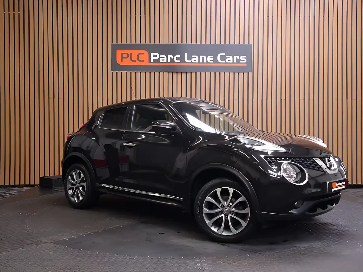 Used 2016 Nissan Juke Tekna Black - Front View