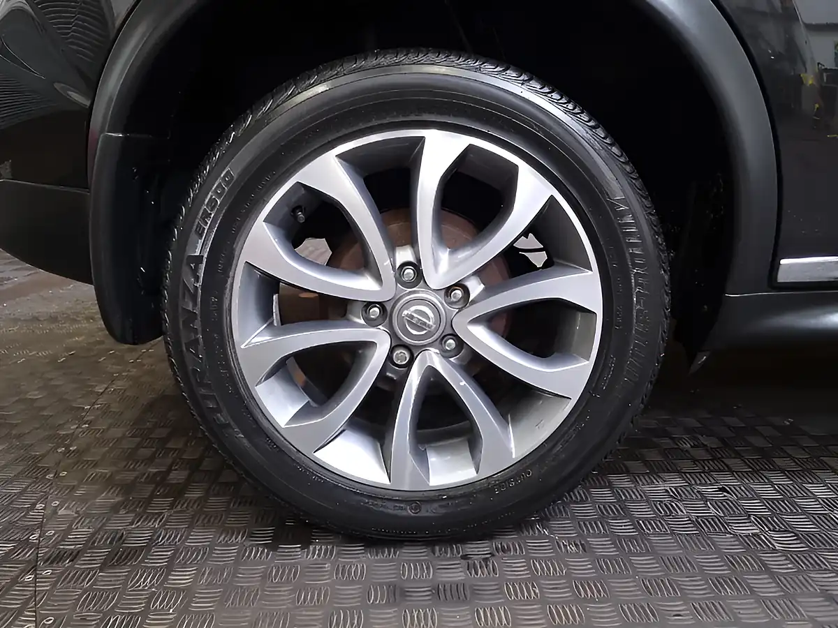 Used 2016 Nissan Juke Tekna Black - Interior and Exterior details 13