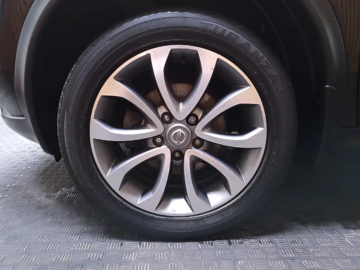 Used 2016 Nissan Juke Tekna Black - Interior and Exterior details 14