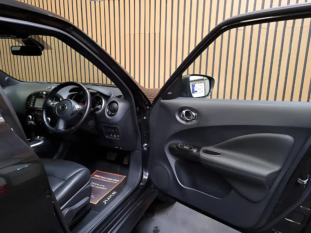 Used 2016 Nissan Juke Tekna Black - Interior and Exterior details 16