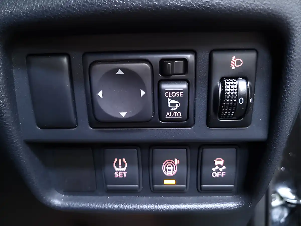 Used 2016 Nissan Juke Tekna Black - Interior and Exterior details 20