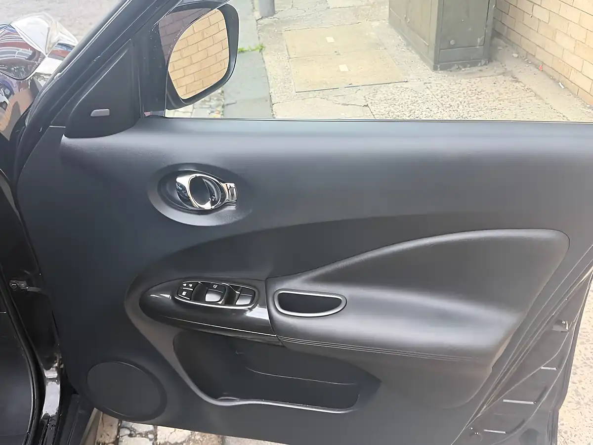 Used 2016 Nissan Juke Tekna Black - Interior and Exterior details 13