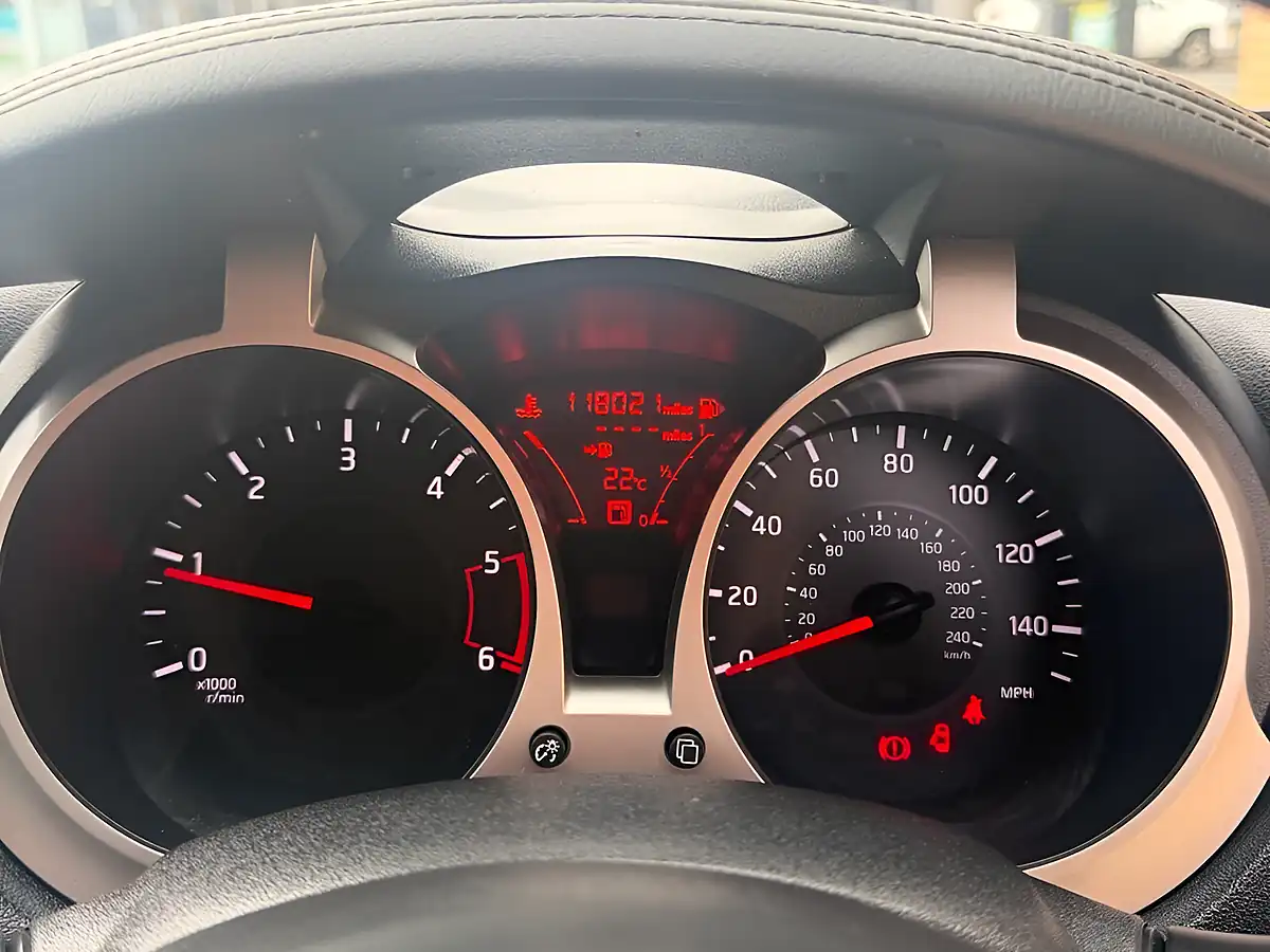 Used 2016 Nissan Juke Tekna Black - Interior and Exterior details 15