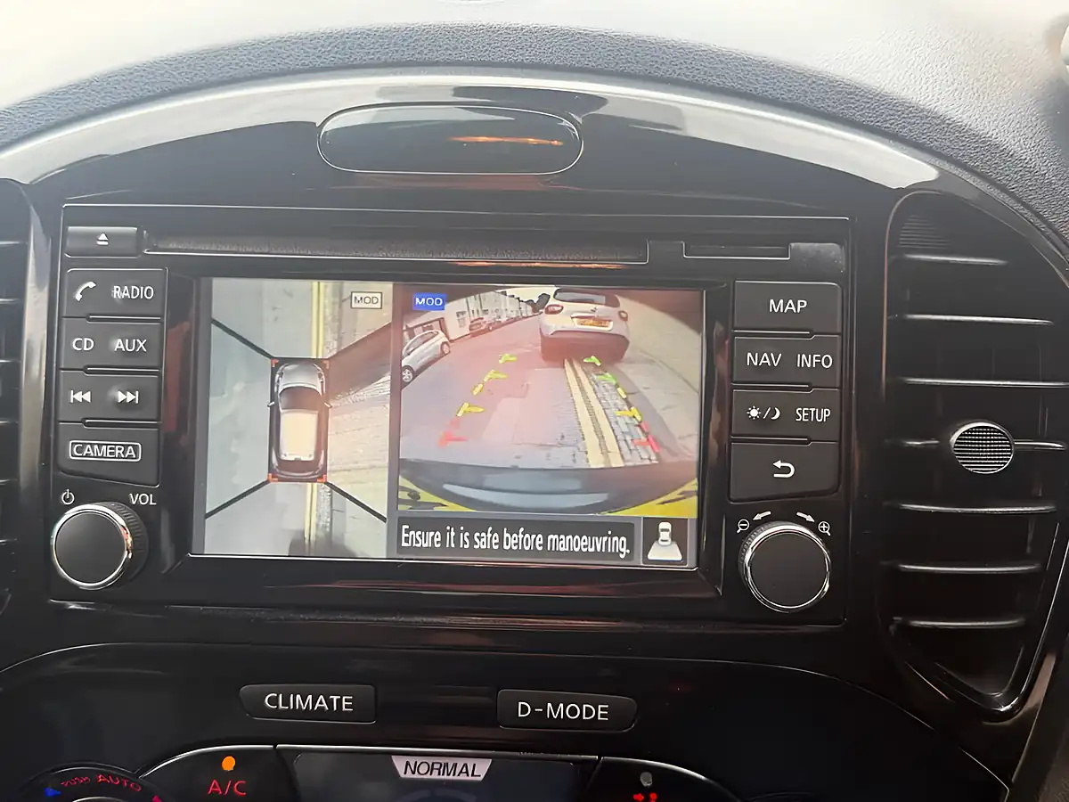 Used 2016 Nissan Juke Tekna Black - Interior and Exterior details 16
