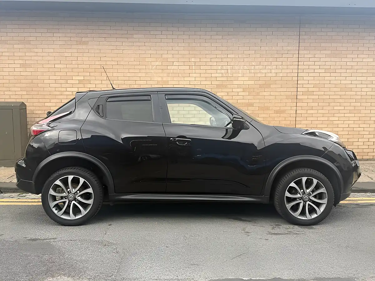 Used 2016 Nissan Juke Tekna Black - Interior and Exterior details 2