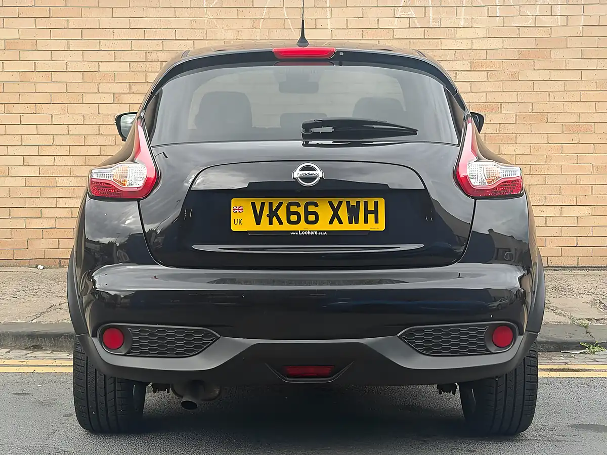 Used 2016 Nissan Juke Tekna Black - Interior and Exterior details 3