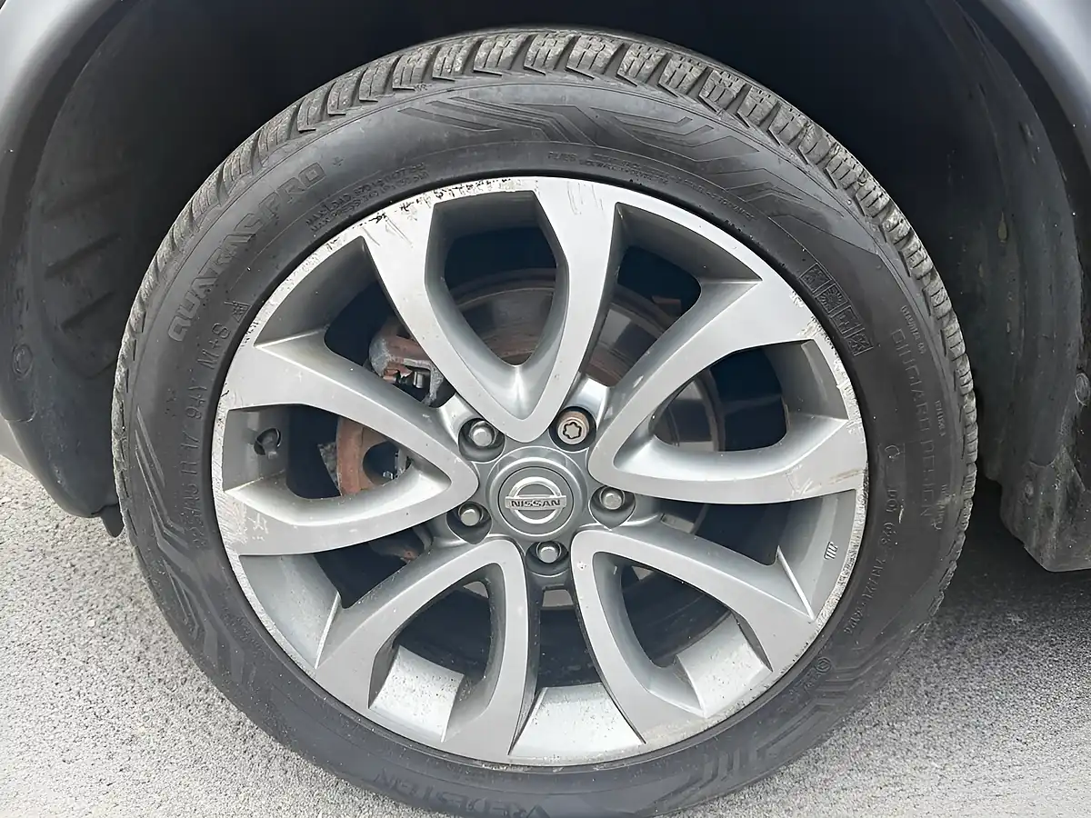 Used 2016 Nissan Juke Tekna Black - Interior and Exterior details 5