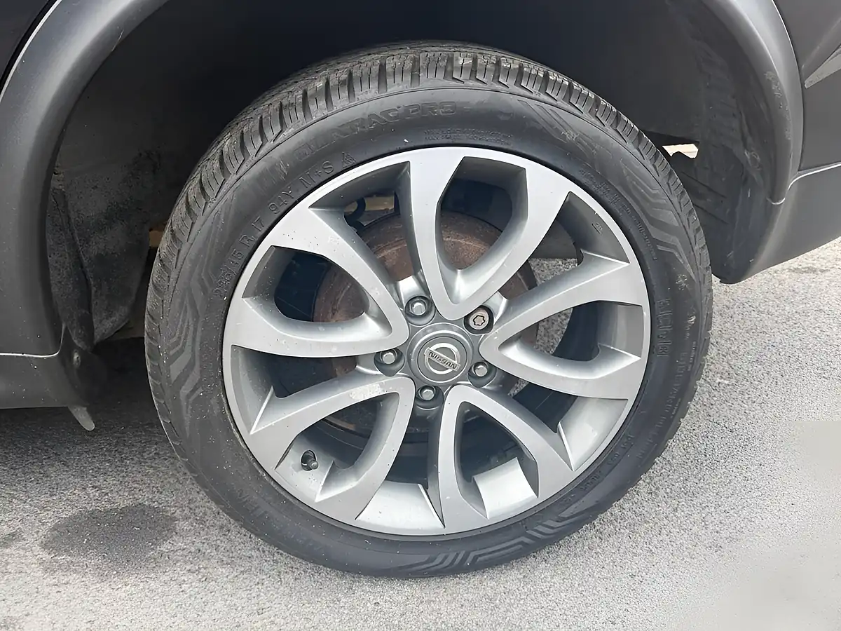 Used 2016 Nissan Juke Tekna Black - Interior and Exterior details 7
