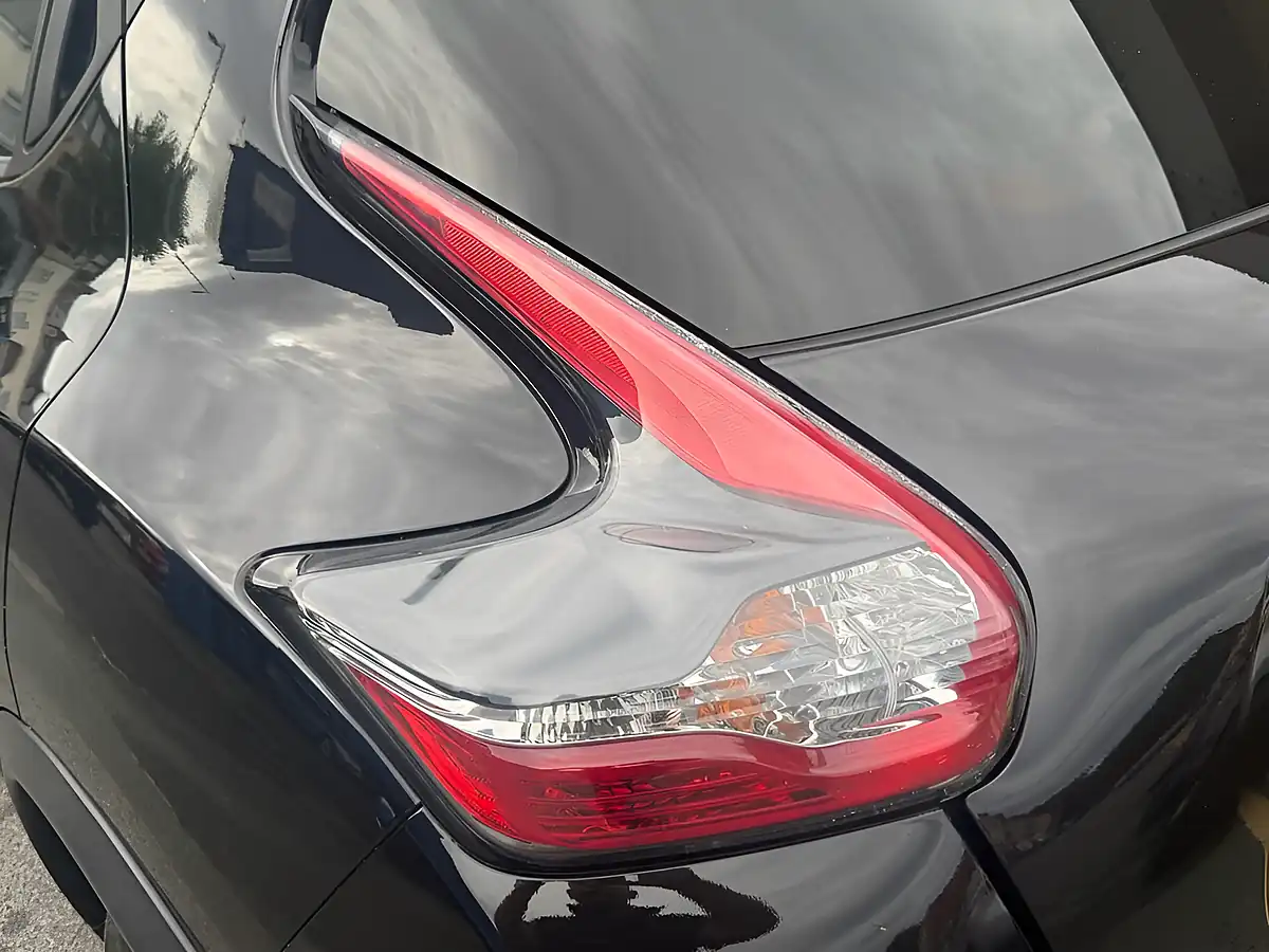 Used 2016 Nissan Juke Tekna Black - Interior and Exterior details 8