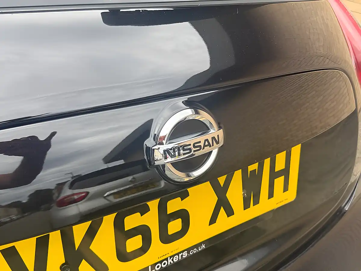 Used 2016 Nissan Juke Tekna Black - Interior and Exterior details 9