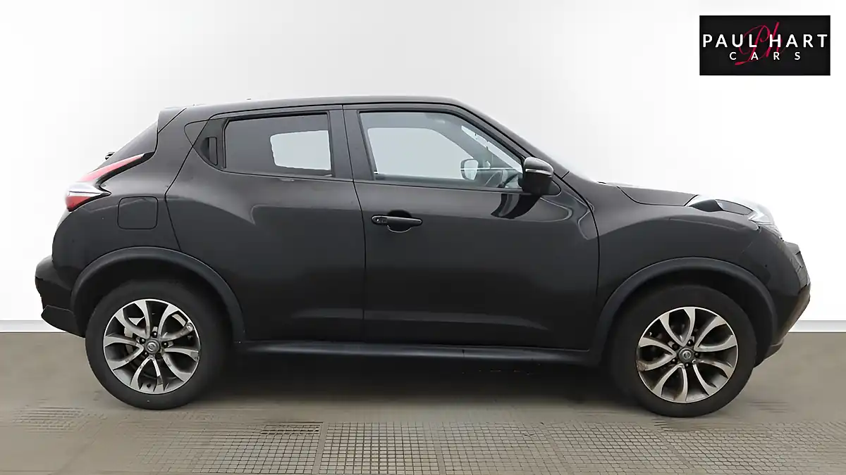 Used 2016 Nissan Juke Tekna Black - Interior and Exterior details 6