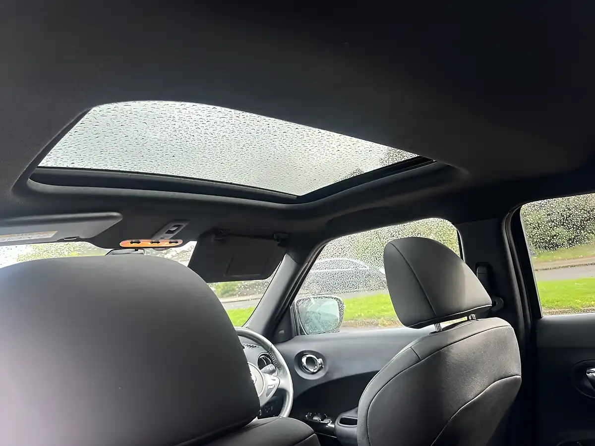 Used 2016 Nissan Juke Tekna Black - Interior and Exterior details 6