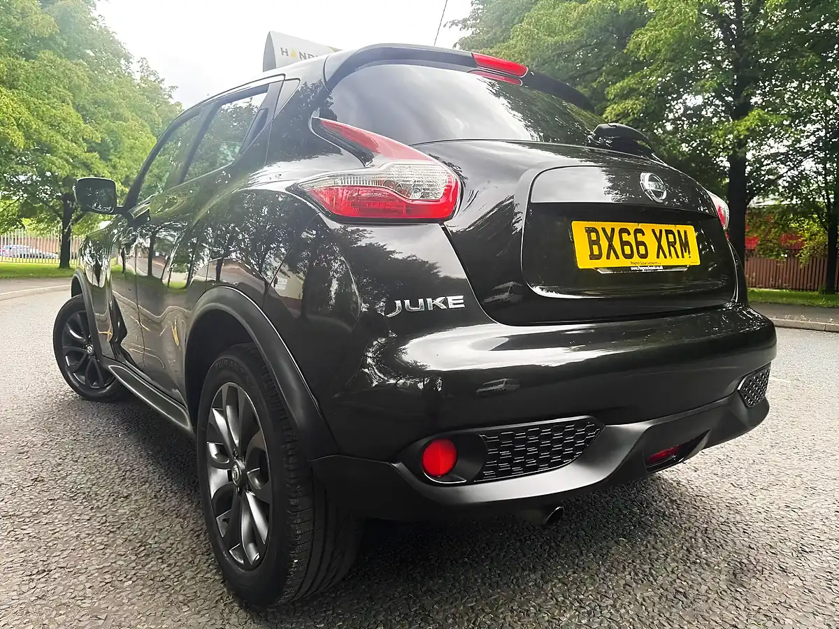 Used 2016 Nissan Juke Tekna Black - Interior and Exterior details 11