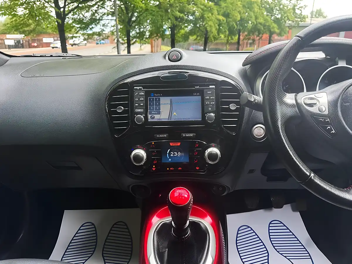 Used 2016 Nissan Juke Tekna Black - Interior and Exterior details 15