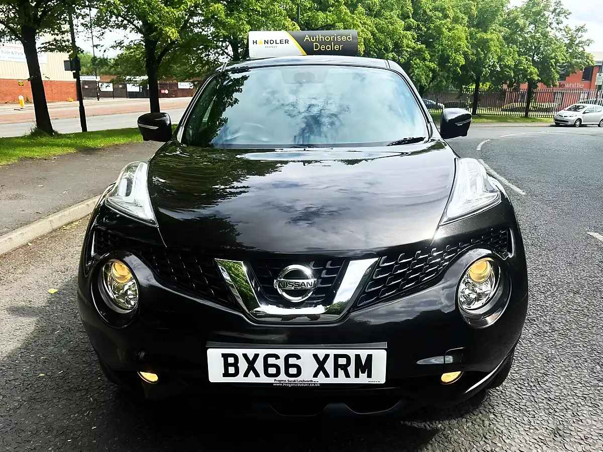 Used 2016 Nissan Juke Tekna Black - Interior and Exterior details 3