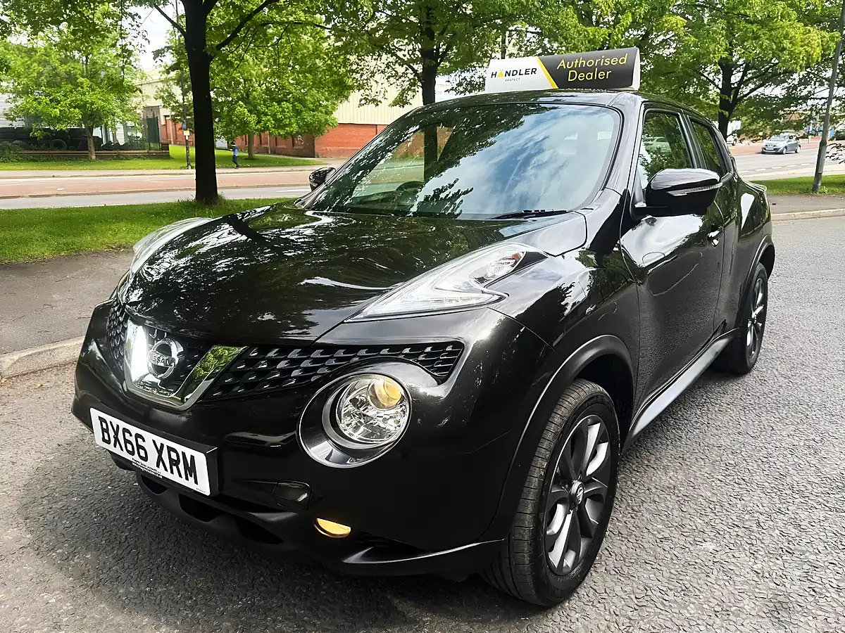 Used 2016 Nissan Juke Tekna Black - Interior and Exterior details 4