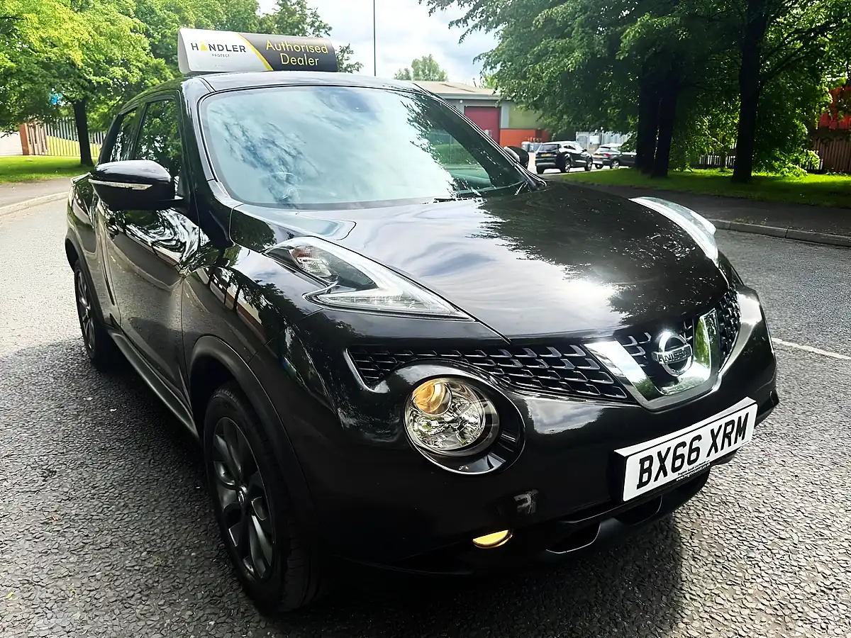 Used 2016 Nissan Juke Tekna Black - Interior and Exterior details 8