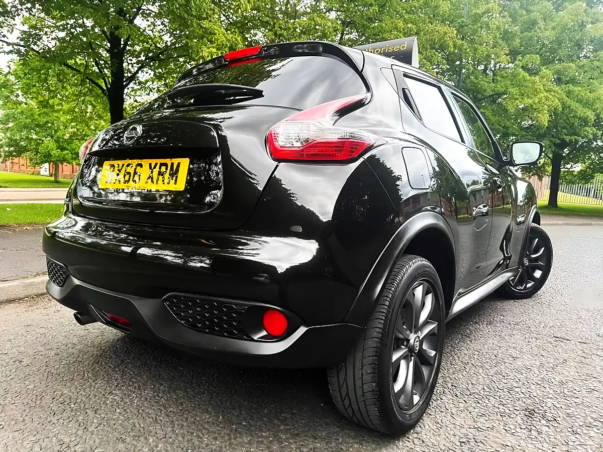 Used 2016 Nissan Juke Tekna Black - Interior and Exterior details 9