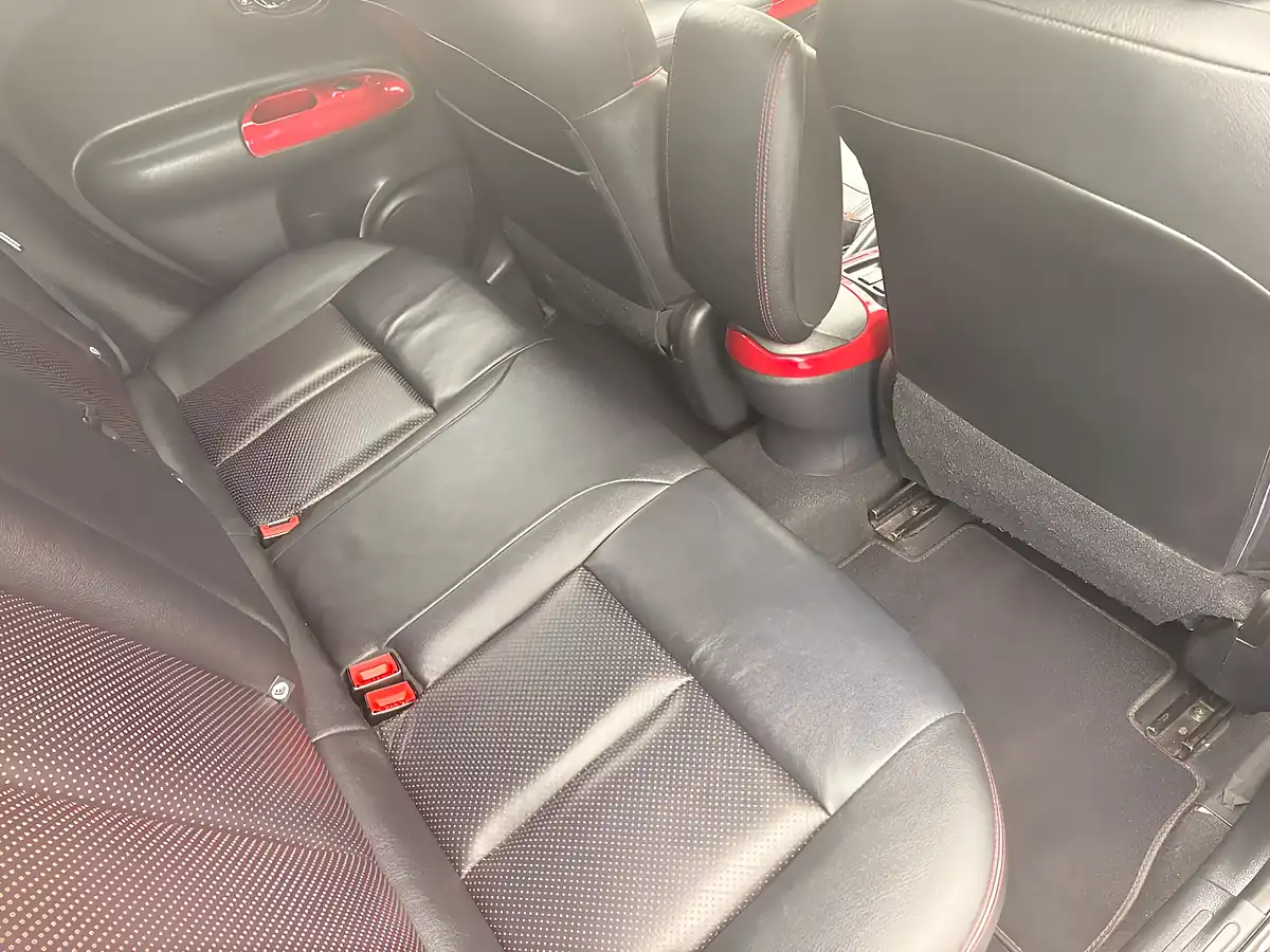 Used 2016 Nissan Juke Tekna Black - Interior and Exterior details 16
