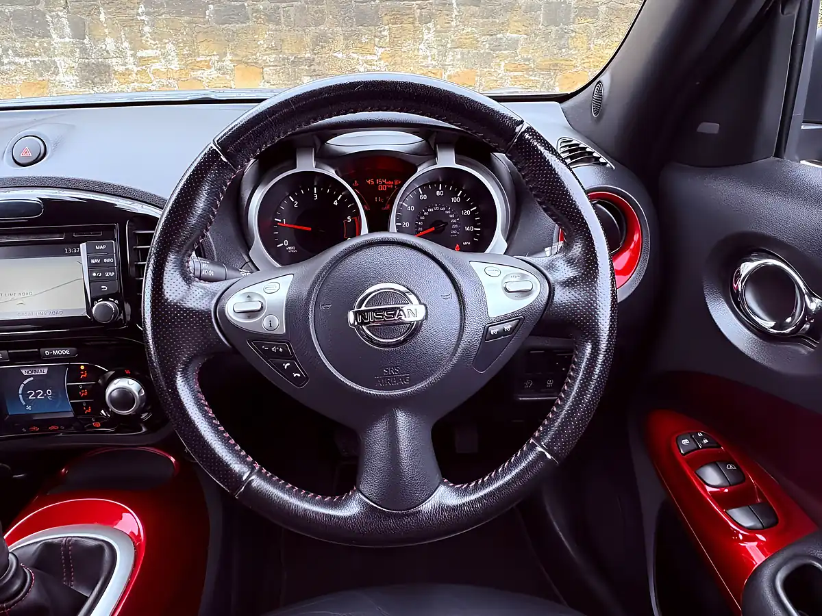 Used 2016 Nissan Juke Tekna Black - Interior and Exterior details 6