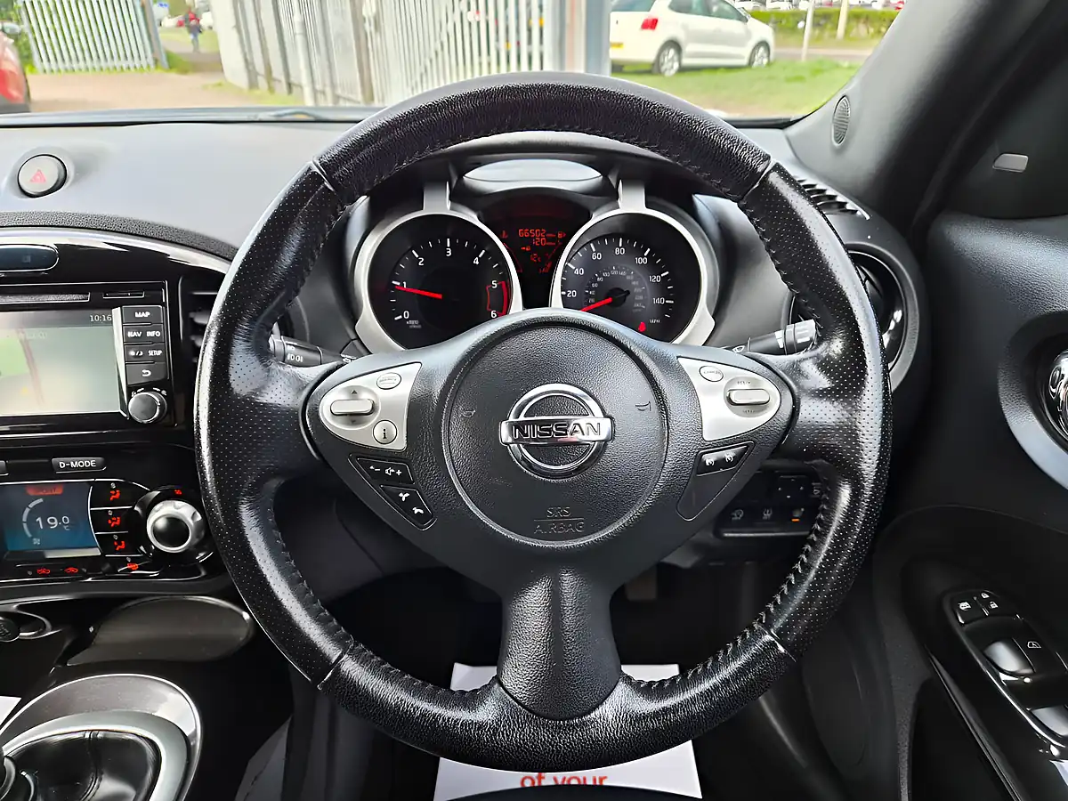 Used 2016 Nissan Juke Tekna Black - Interior and Exterior details 10
