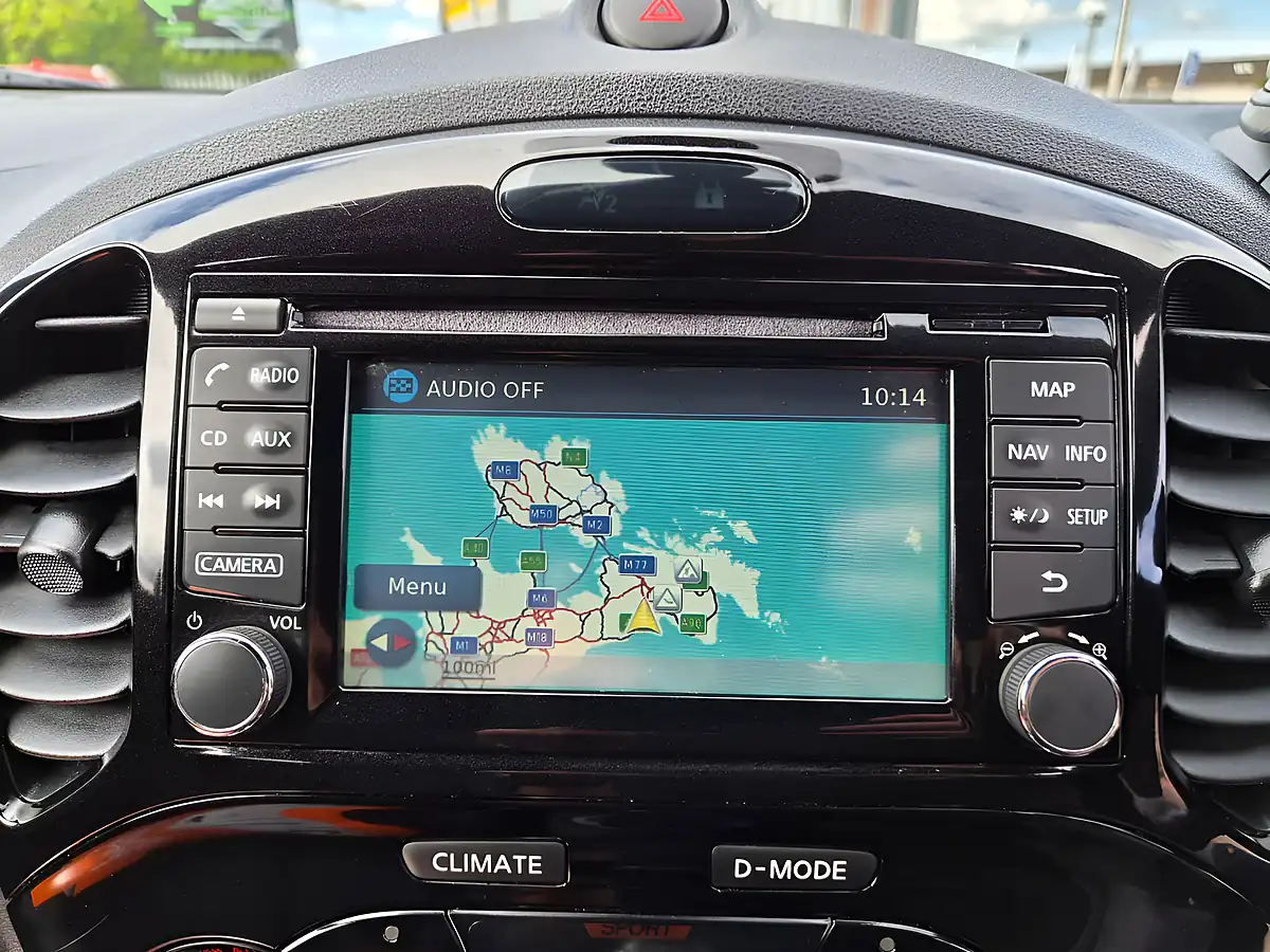 Used 2016 Nissan Juke Tekna Black - Interior and Exterior details 13