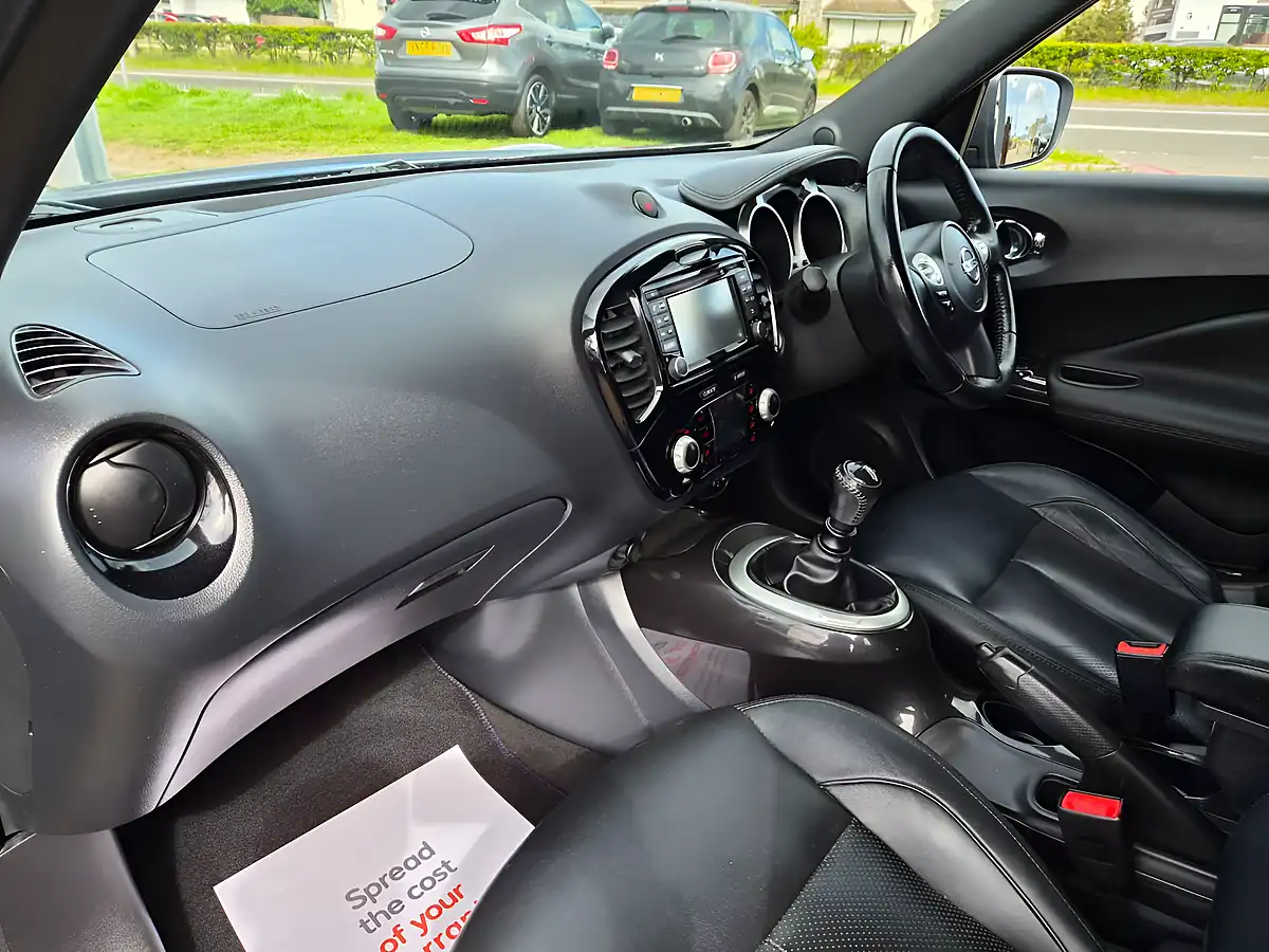 Used 2016 Nissan Juke Tekna Black - Interior and Exterior details 17
