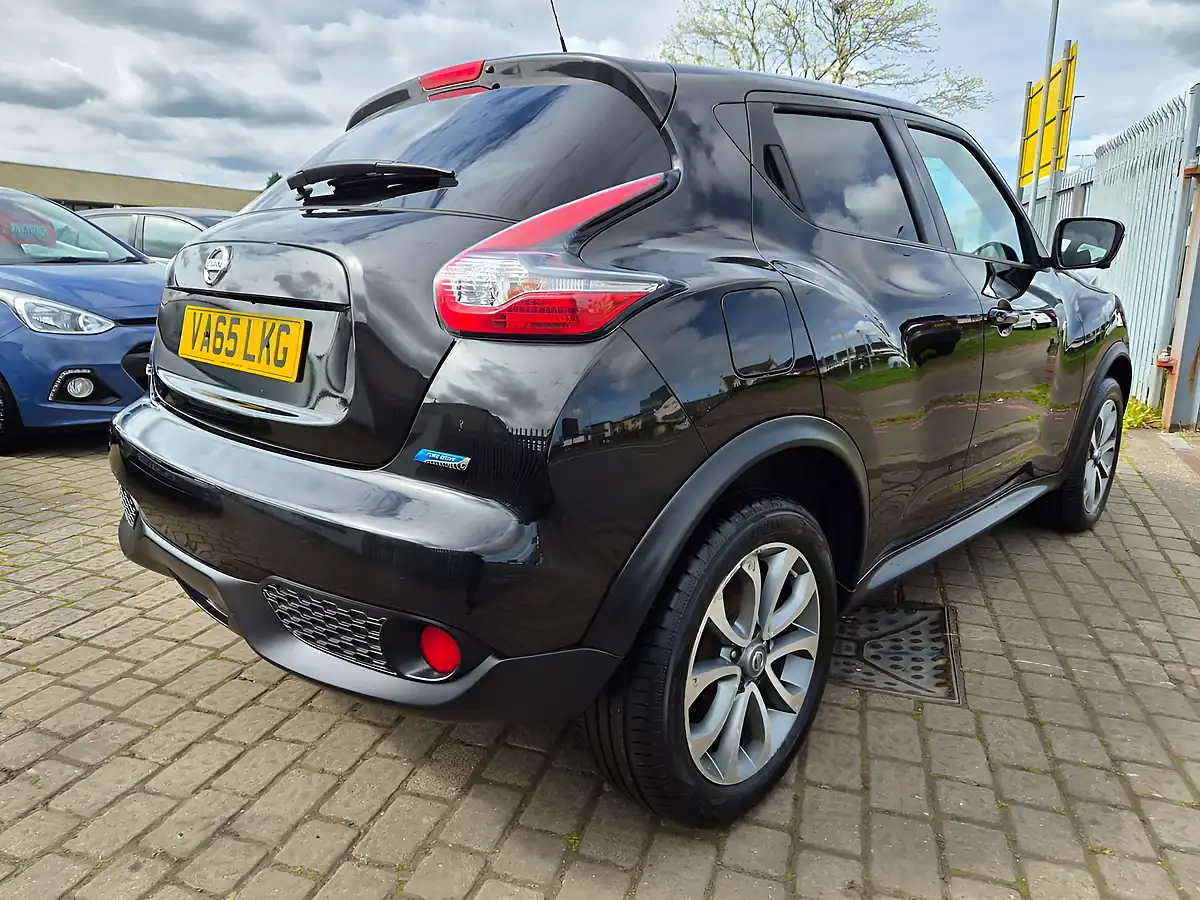 Used 2016 Nissan Juke Tekna Black - Interior and Exterior details 6