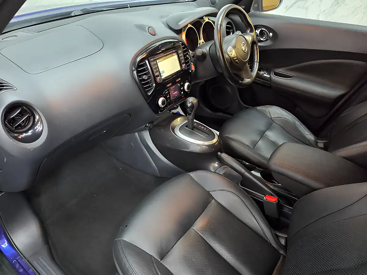 Used 2016 Nissan Juke Tekna Blue - Interior and Exterior details 15