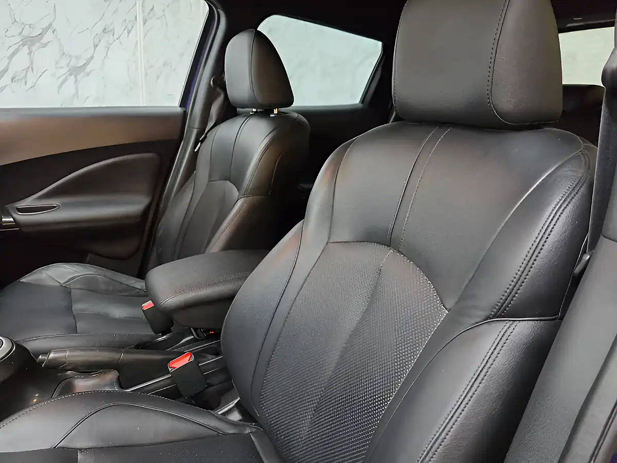 Used 2016 Nissan Juke Tekna Blue - Interior and Exterior details 16