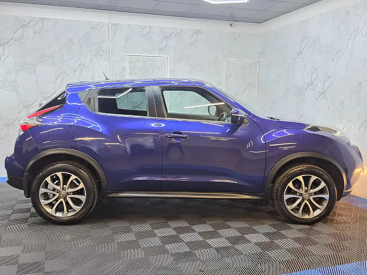Used 2016 Nissan Juke Tekna Blue - Interior and Exterior details 8