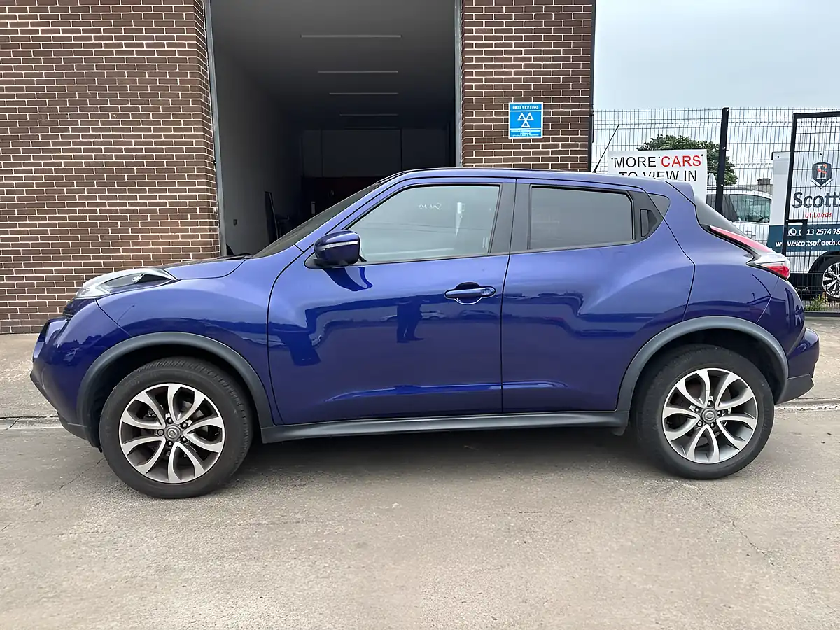 Used 2016 Nissan Juke Tekna Blue - Interior and Exterior details 4