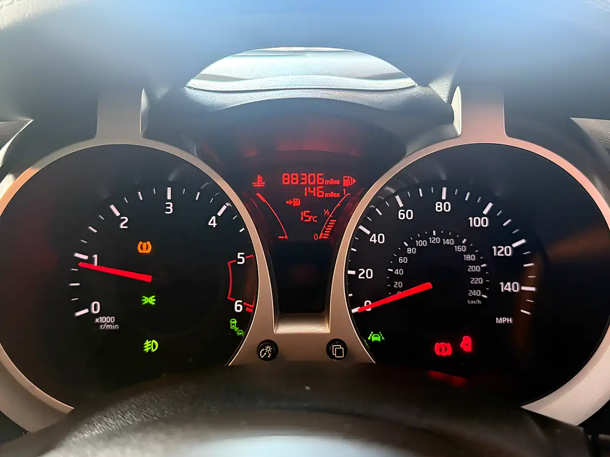 Used 2016 Nissan Juke Tekna Blue - Interior and Exterior details 19